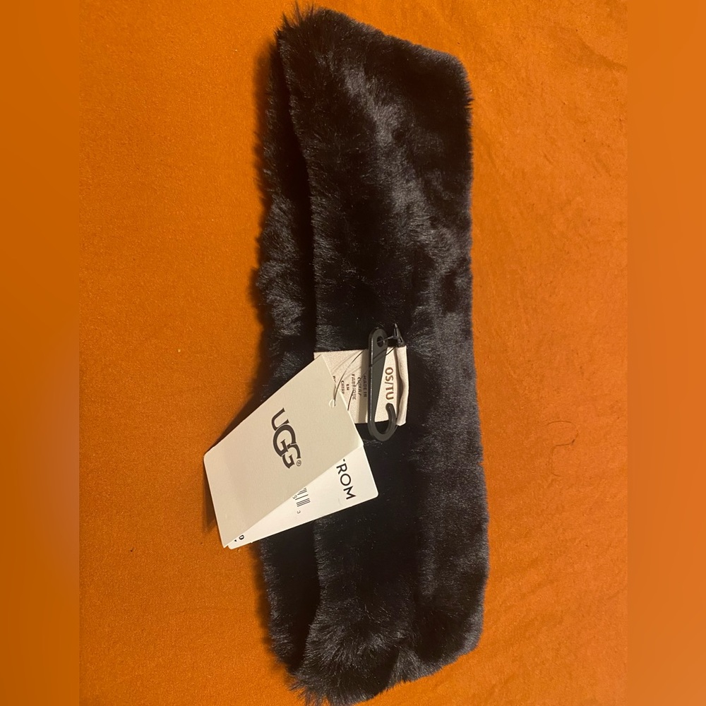 UGG headband. Never worn..